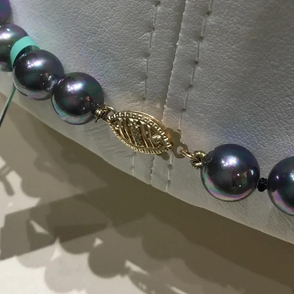 BRAND NEW 18” Manufactured Ocean Pearl Necklace - Picture 3 of 3